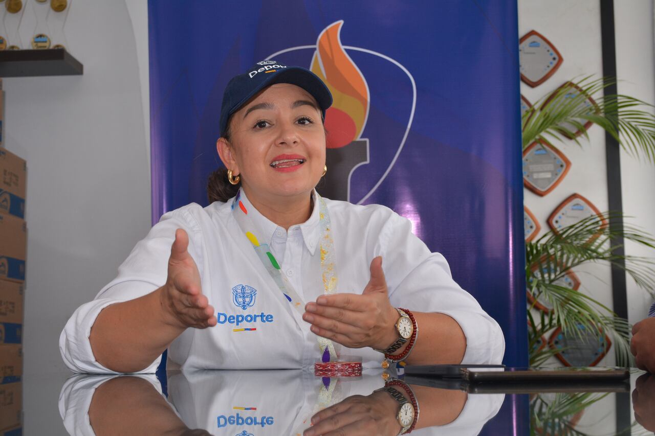 Afición: Entrevista a la Ministra de Deportes, Luz Cristina López. Foto Jorge Orozco. El País.