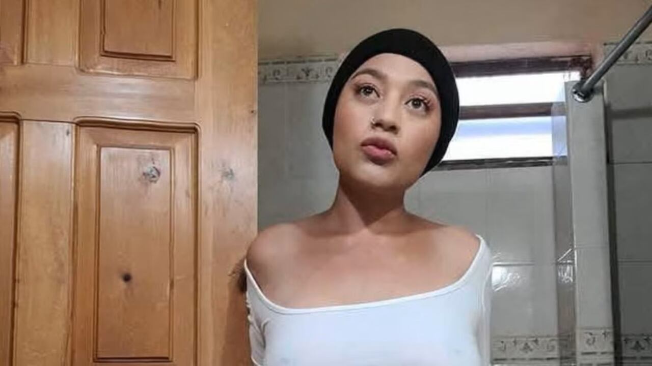 El macabro hallazgo del cadáver de Nyny Jhoanna Montaña Rodríguez se registró en la noche del miércoles 28 de mayo de 2025 en un establecimiento ubicado dentro del centro comercial El Dorado del municipio de Panajachel, Guatemala.