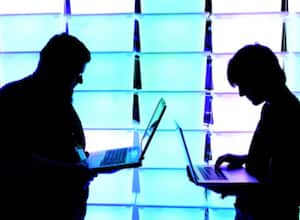 Una "descarga no deseada" puede ocurrir cuando hacemos clic para cerrar un anuncio que no nos interesa.