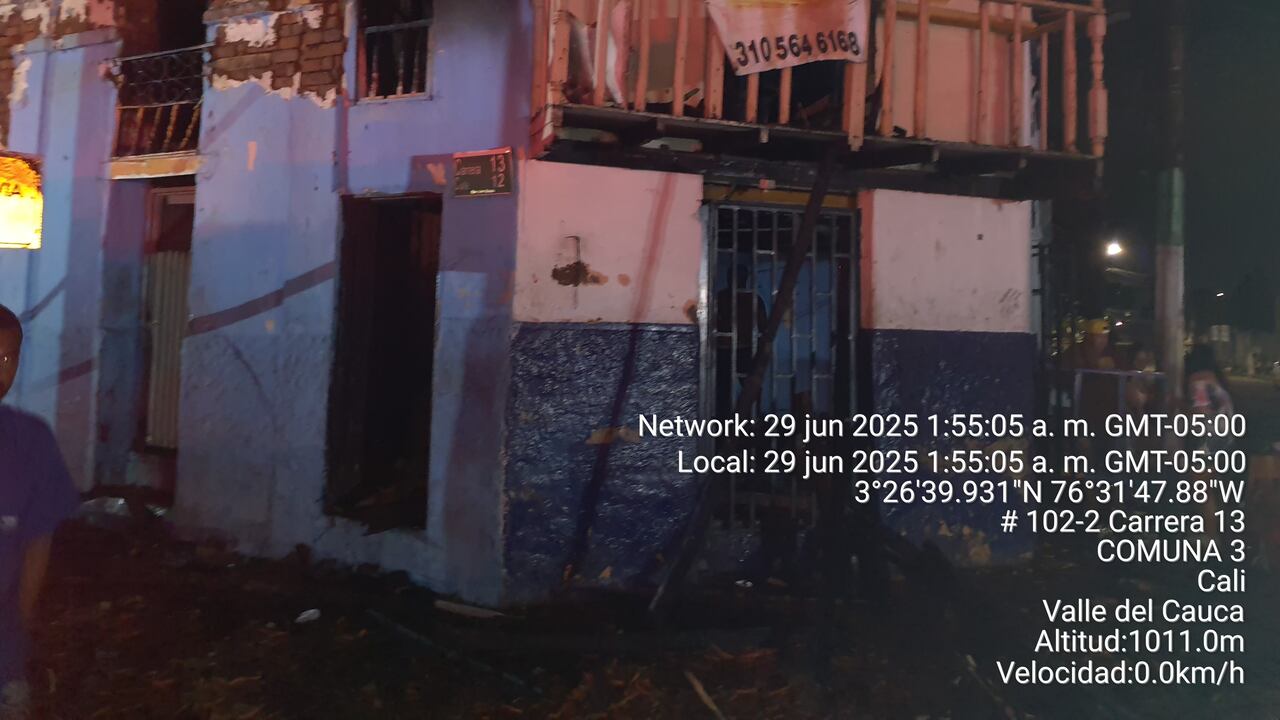 Un incendio sucedió el domingo en el barrio Sucre de Cali.