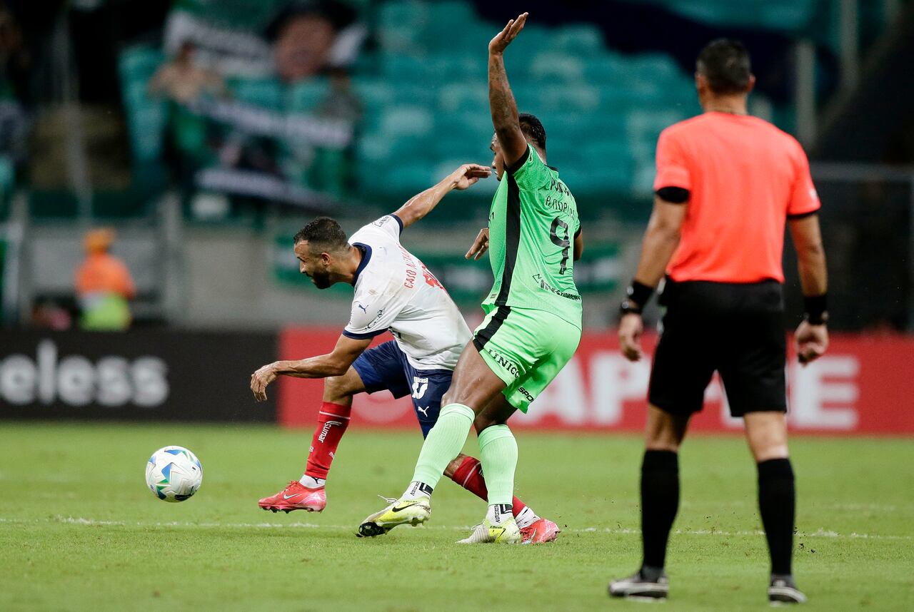 Alfredo Morelos fue uno de los futbolistas que se pronunció a cerca de la anulación del gol.