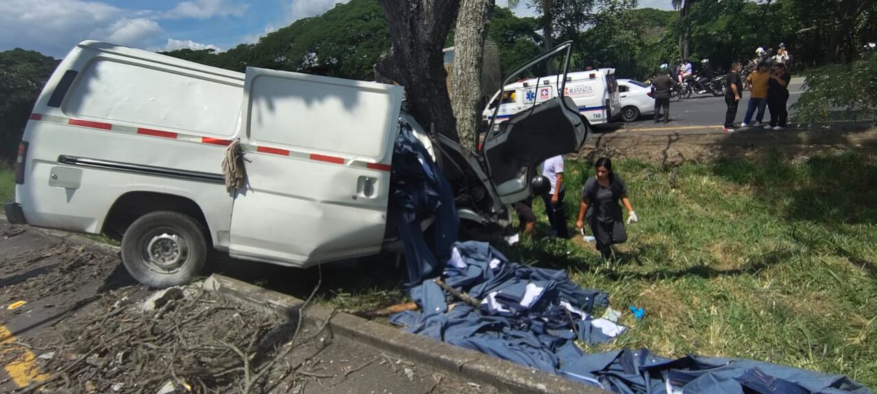 La Unidad de Bomberos de Palmira atendieron la emergencia.