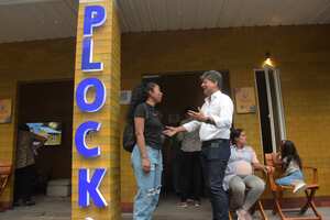 Comprometido con el cuidado del Medioambiente, Walter Muñoz revoluciona el mundo de la construcción con los bloques de construcción fabricados con plástico.