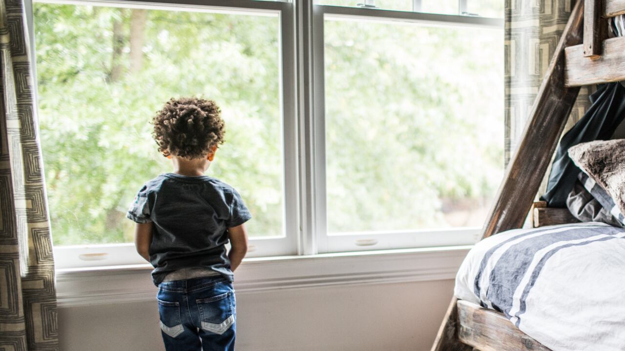 ¡Desgarrador! Niño de 4 años era abusado por su padre y un amigo en Antioquía