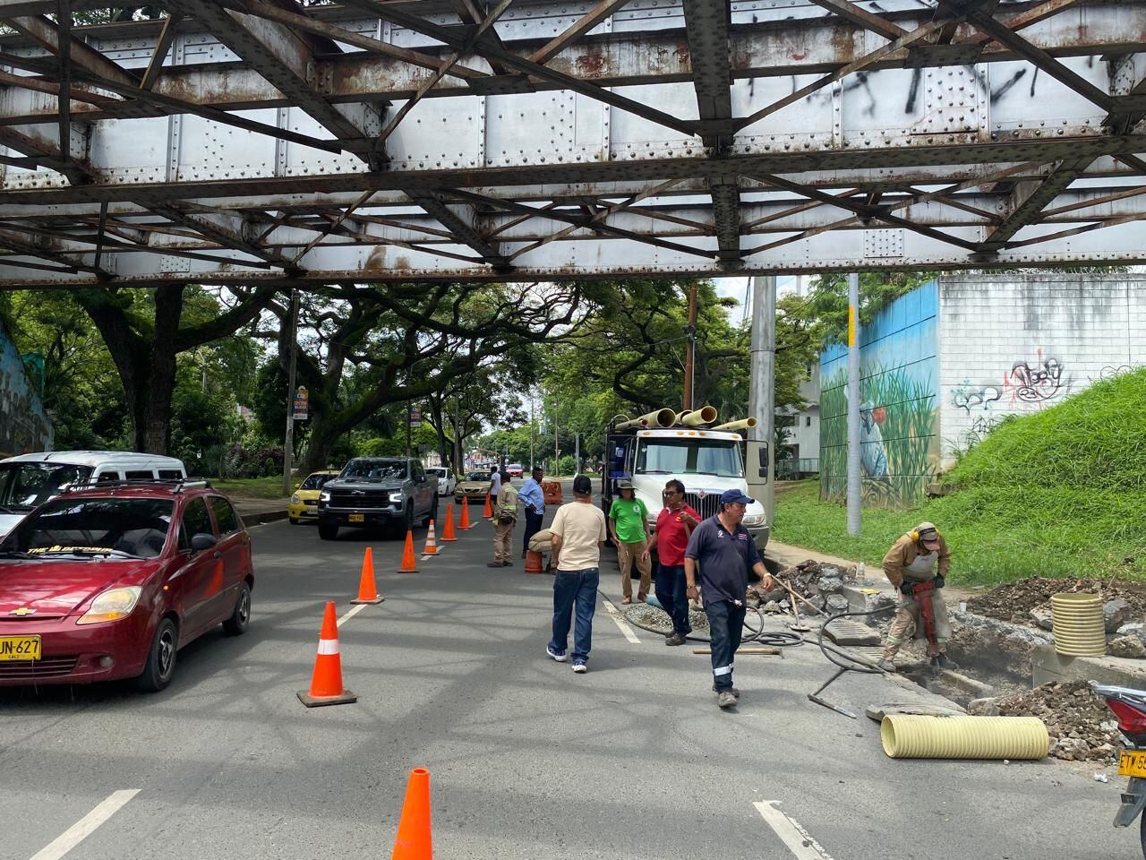 Inundaciones en el puente de Chipichape en Cali: Emcali hace prueba piloto para prevenirlas