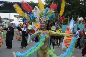Feria de Cali 2023 desfile La Fiesta de Mi Pueblo.