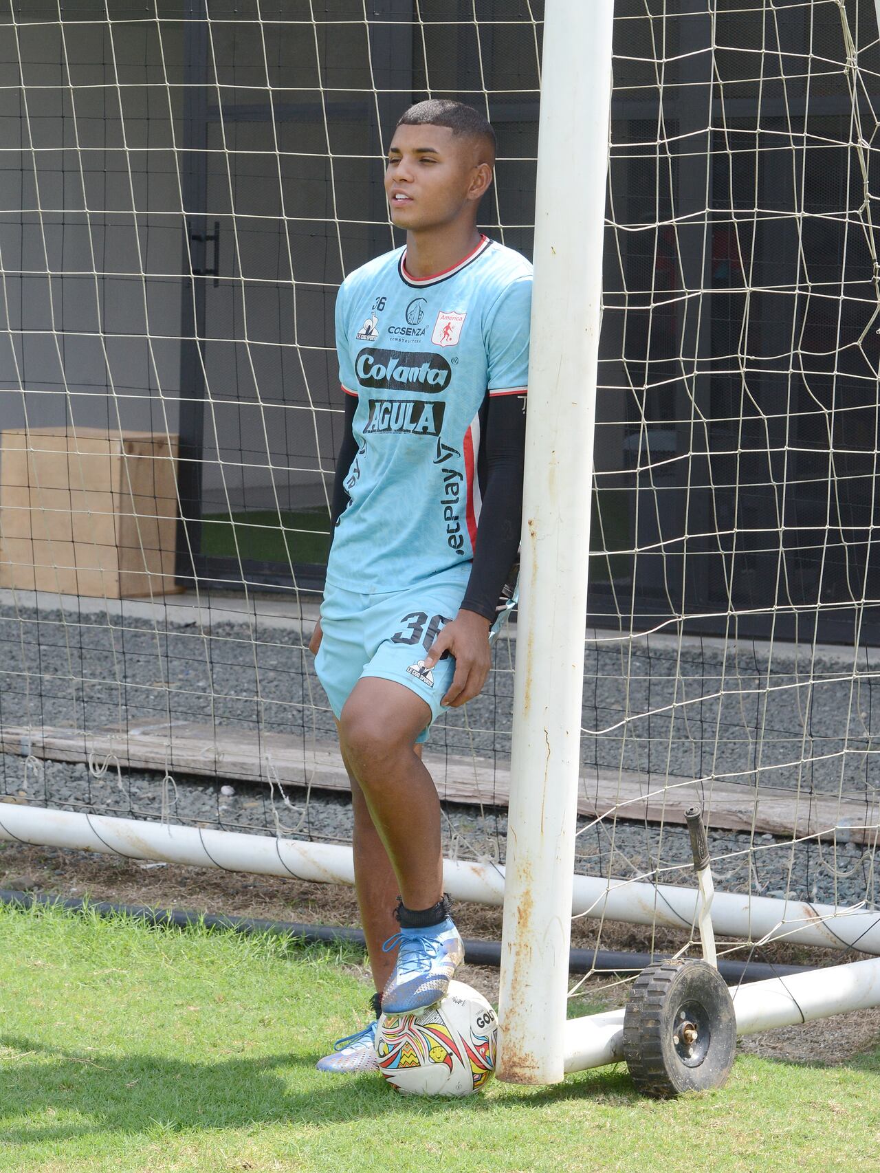 Deporte: El samario Josen Escobar nueva "joya" del América de Cali. foto José L Guzmán. El País