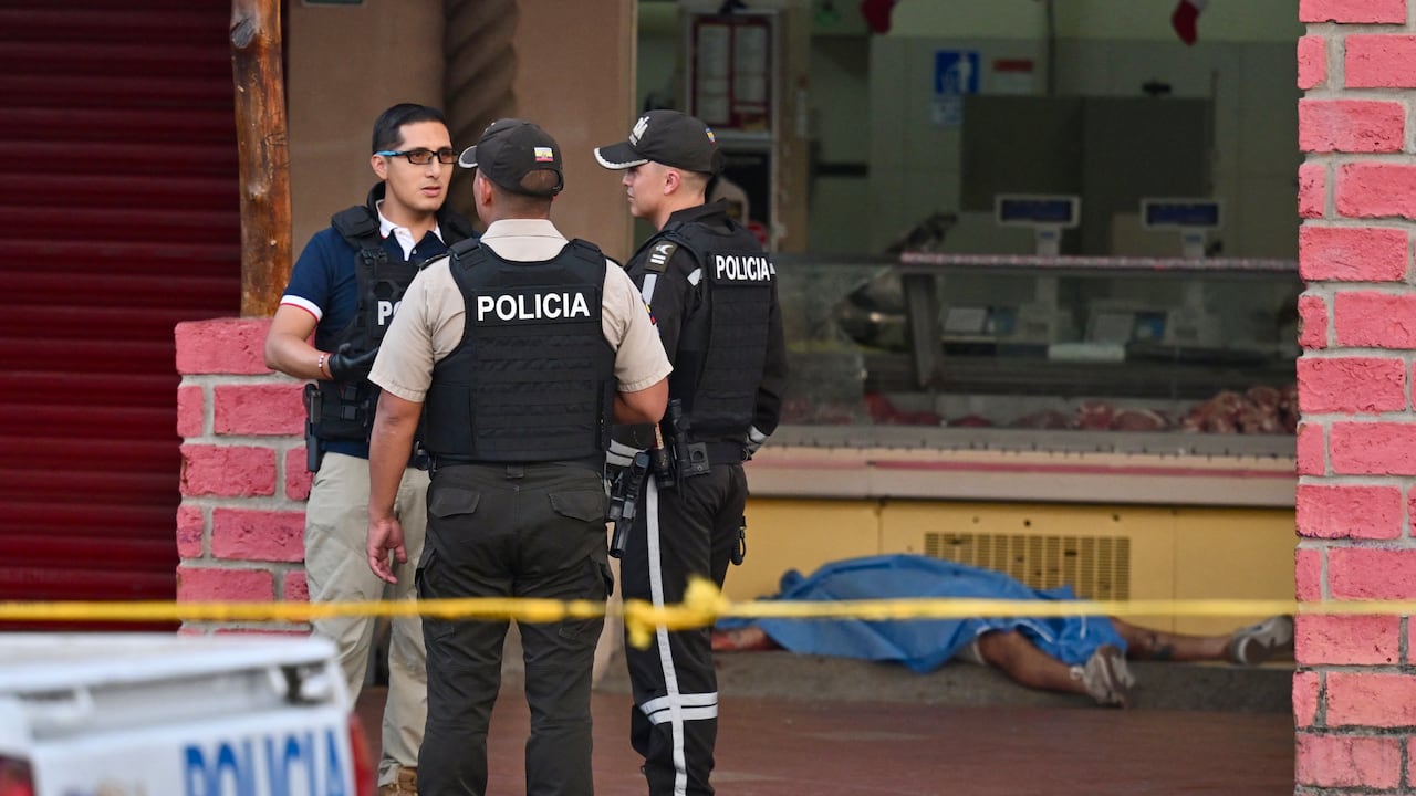 Autoridades iniciaron las investigaciones tras el asesinato de Mario Pineida en una carnicería en Guayaquil, Ecuador.