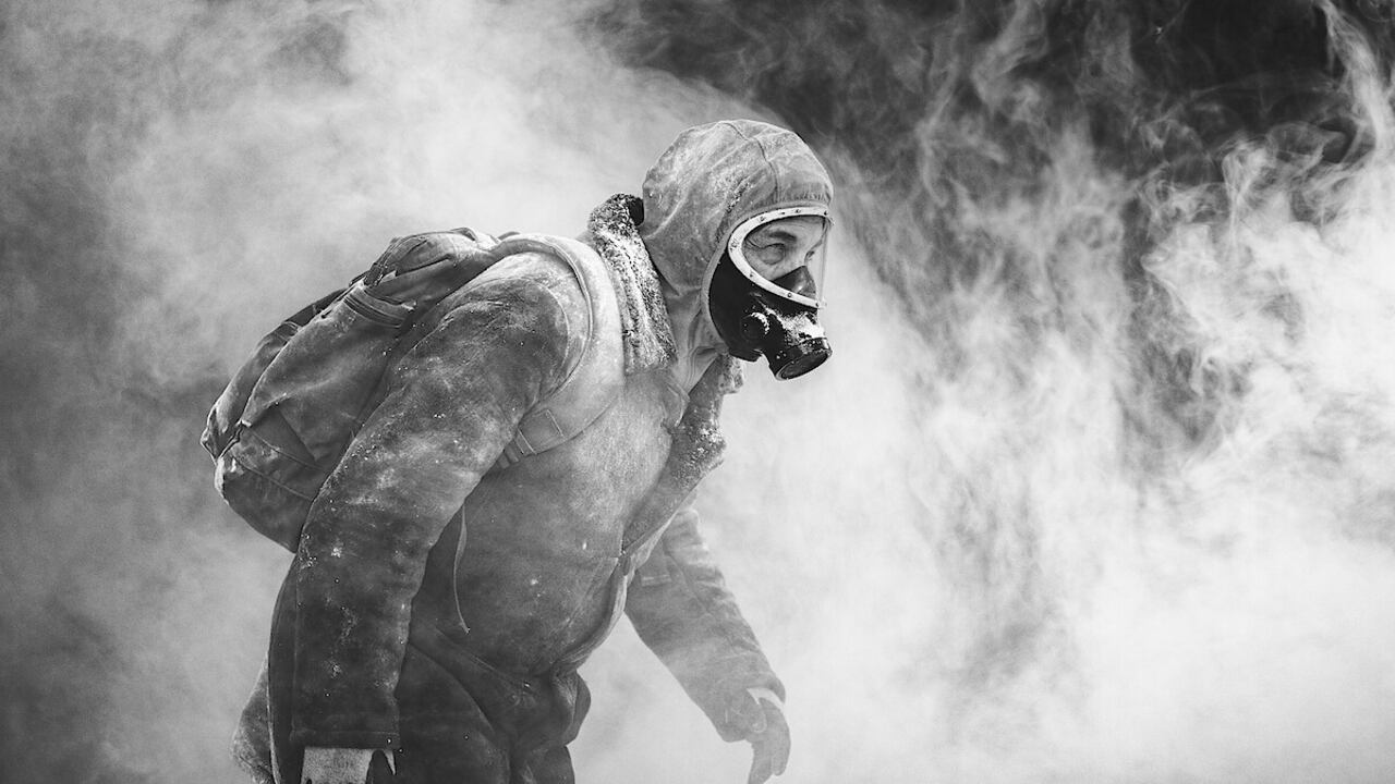 En la nueva serie de Netflix, El Eternauta, los protagonistas podían mirar a través de las ventanas una tormenta de nieve sobre calles reales sin tener siquiera que imaginarla.