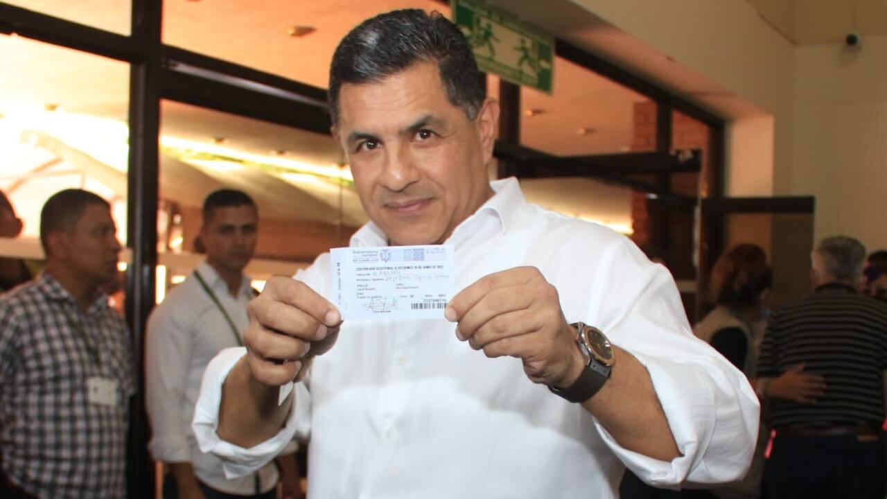 Alcalde de Cali ejerció su derecho al voto en segunda vuelta presidencial este domingo, 19 de junio.