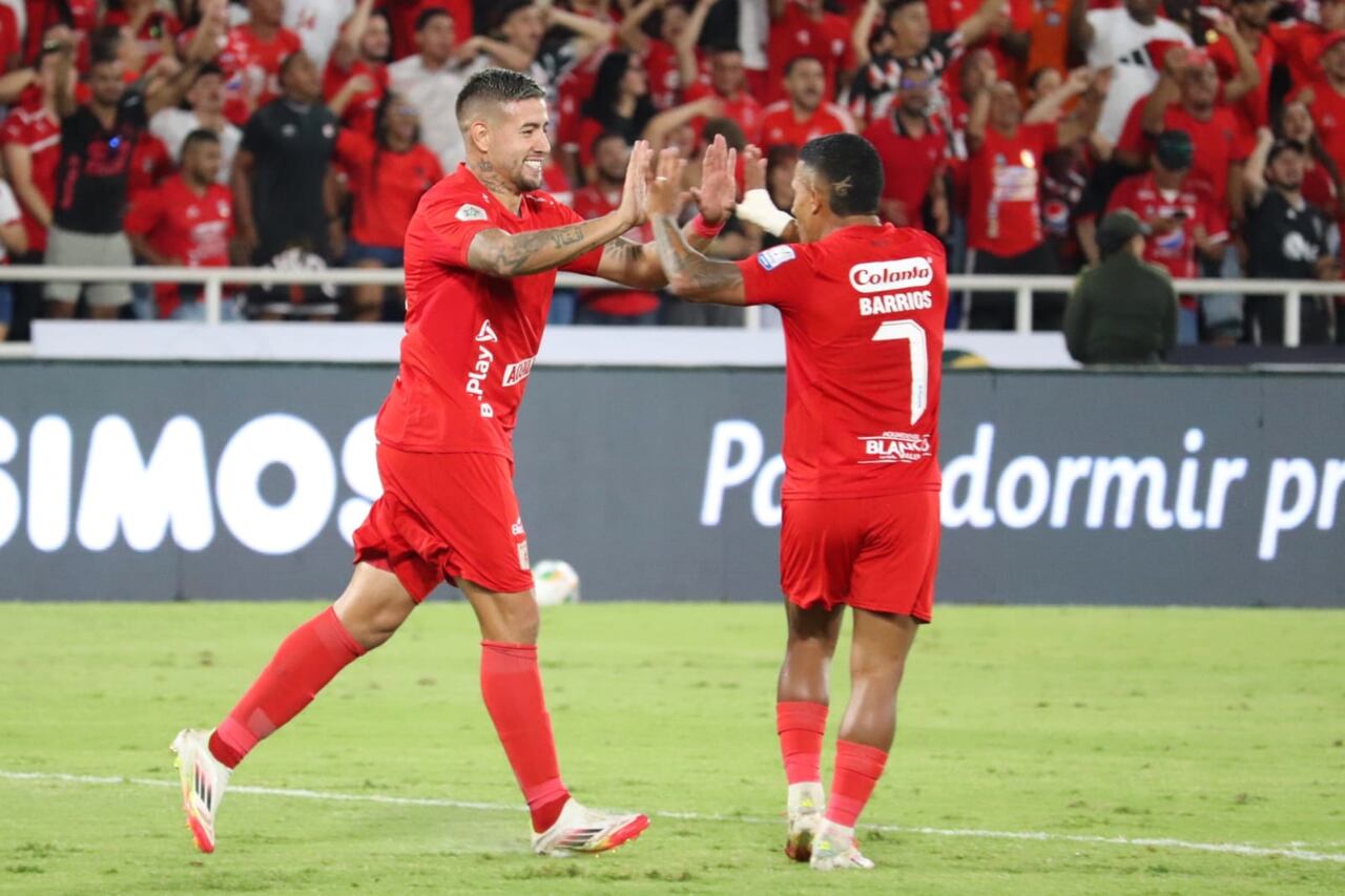 En el campo, los goles de Rodrigo Holgado.