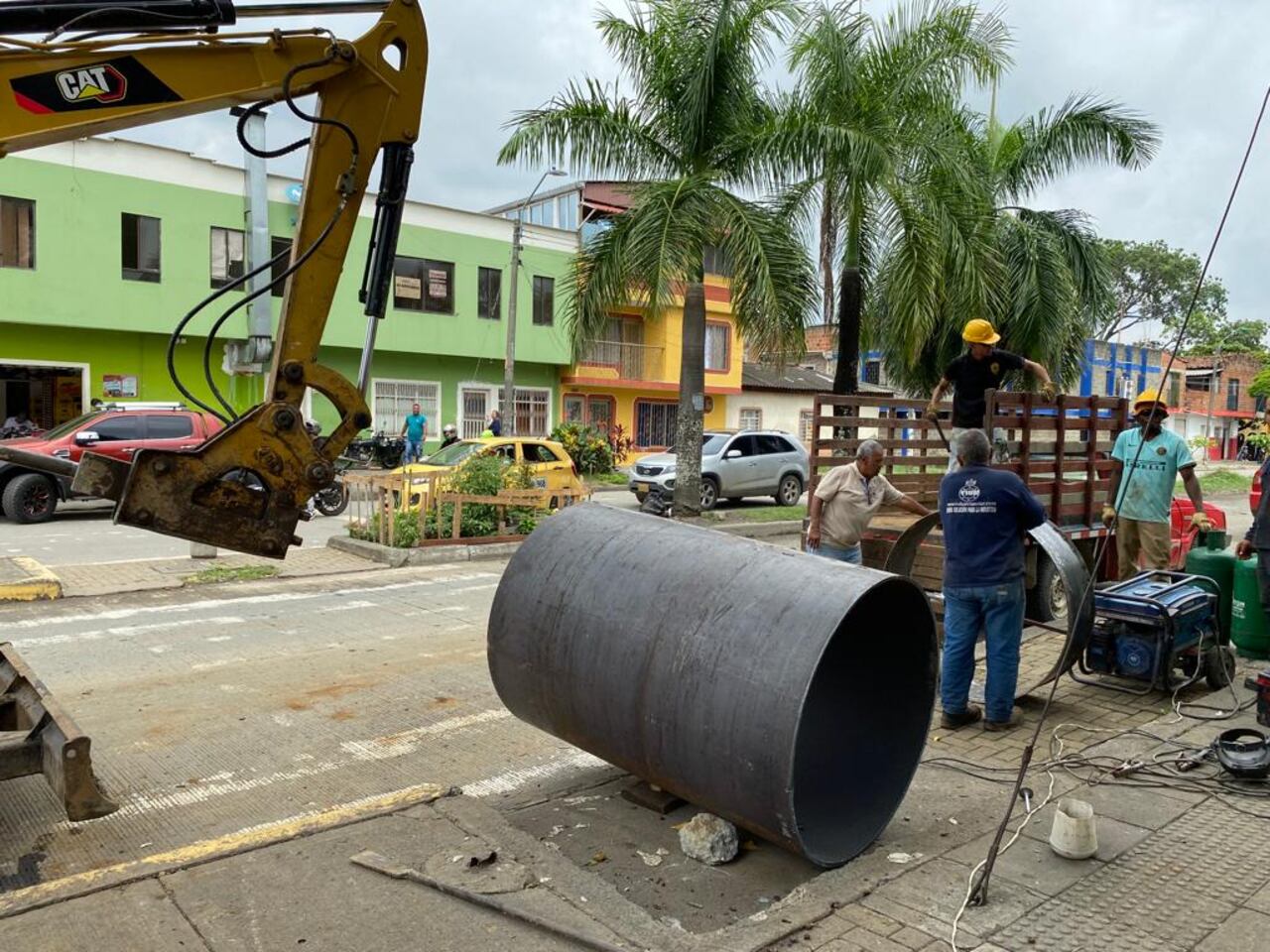 Daños en una tubería de 40 pulgadas en la planta Río Cauca, ubicada en La Base, afectó el suministro de agua en varios sectores de Cali. Sumado a una alta turbiedad de la planta Río Cali. Foto de Emcali