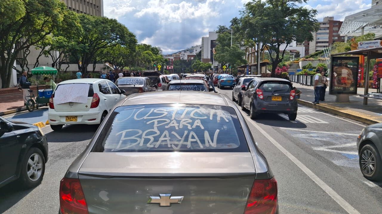 Hasta el momento, la protesta se esta llevando de manera pacífica, los motociclistas esperan que las autoridades se pronuncien y rindan cuentas sobre el estado de la investigación.