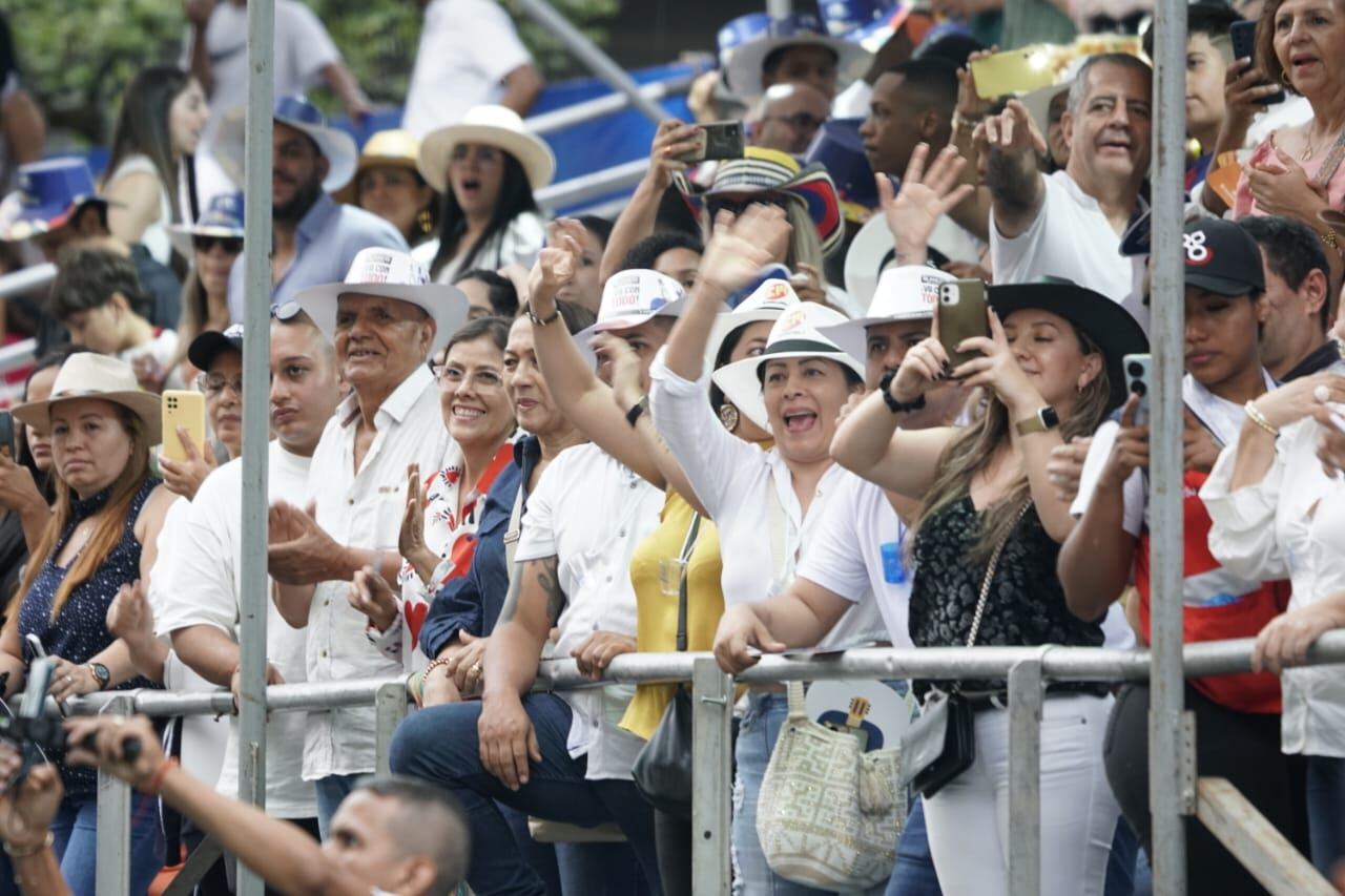 Feria de Cali 2024 desfile la fiesta de mi pueblo