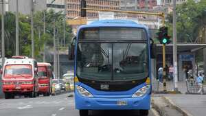 La Actualización del Plan de Movilidad de Cali, Pimu, a través de un decreto (ver facsímil) del cual no se le ha hecho mayor socialización por parte de la Alcaldía, revivió entre ciudadanos, gremios de la ciudad, concejales y operadores del MÍO el temor del regreso del Transporte Público Colectivo, TPC; como hace 30 años: con buses atiborrados que paraban en cualquier lugar y generando una alta carga contaminante a la ciudad.