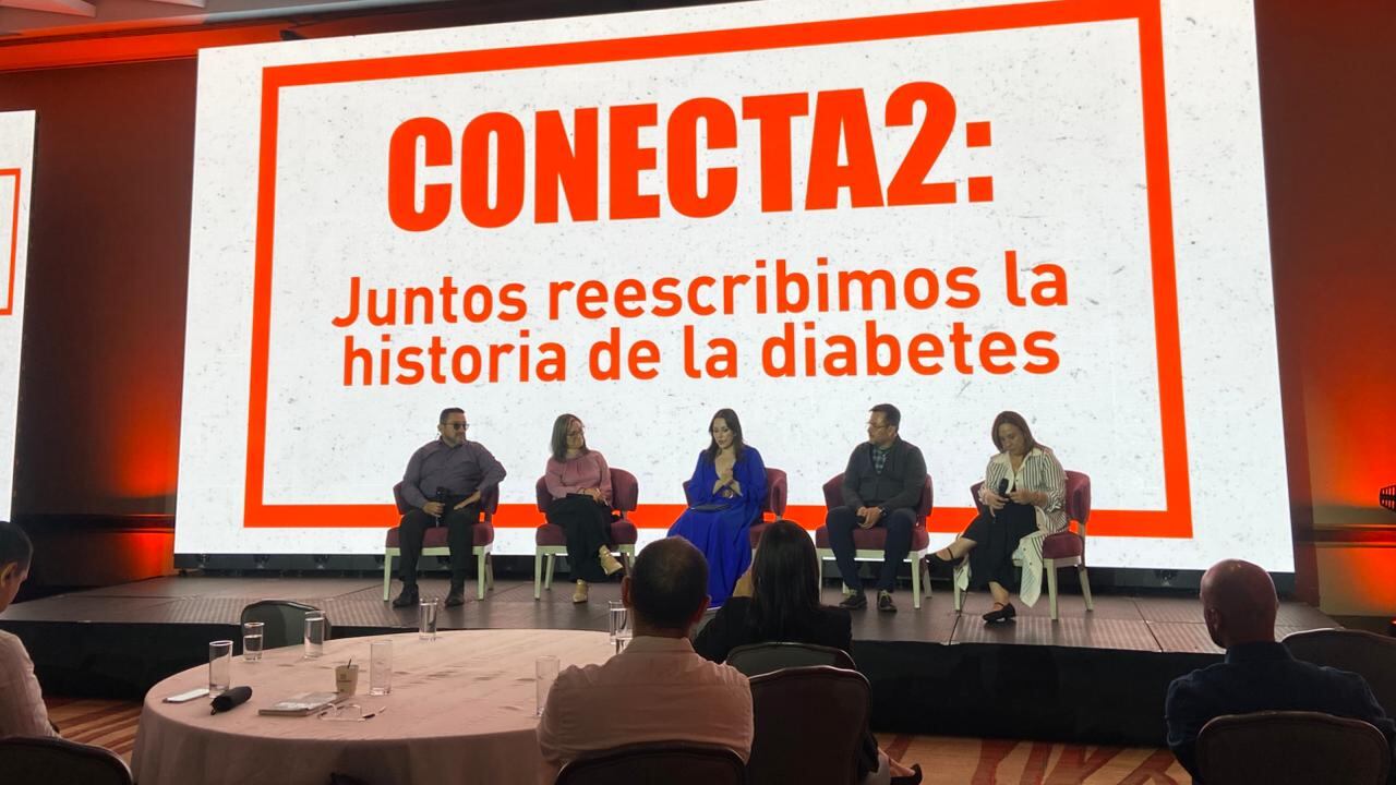 El evento Conecta2, organizado por Eli Lilly Colombia, reunió en Medellín a líderes de la salud, pacientes y comunicadores para hablar de prevención y educación.