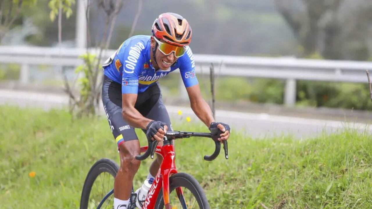 Egan Bernal durante una competencia con la Selección Nacional de Ciclismo.