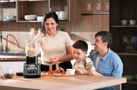 En esa búsqueda de experiencias más prácticas y sofisticadas, Oster presenta su nueva licuadora profesional Xtreme Mix, pensada para transformar la rutina culinaria con potencia, innovación y estilo.