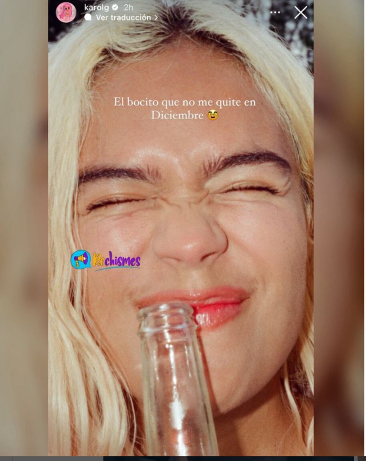 Karol G compartió una fotografía en la que mostró su bigote y desató una ola de comentarios en redes sociales.