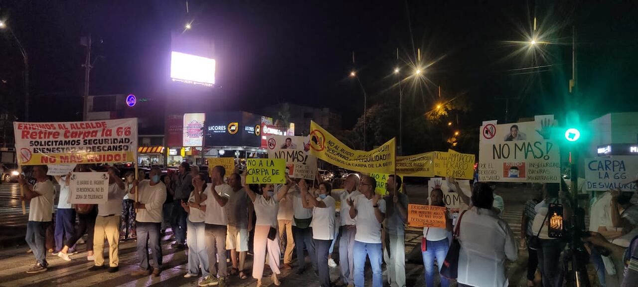 La veeduría Cali Sin Ruido ha protestado en varias oportunidades para pedir que la Alcaldía aplique la norma a todos los negocios, incluidas las carpas de Cali (la 50 y la 66).