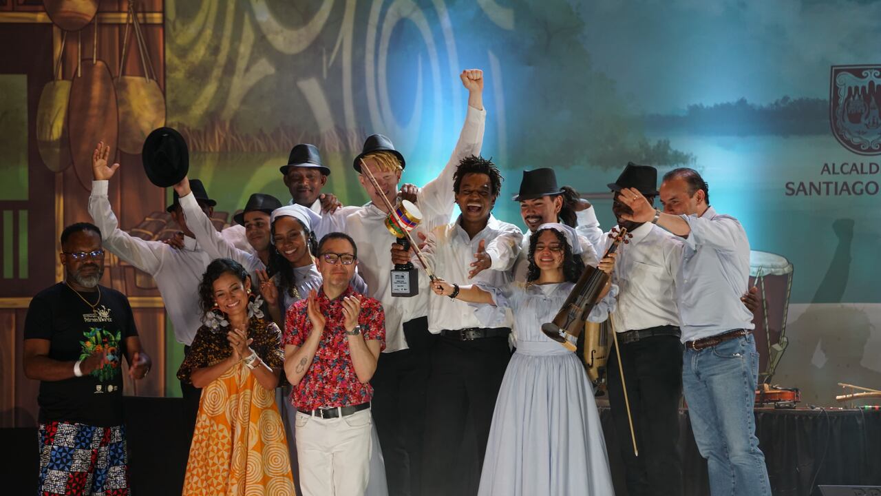 Maviche
La agrupación resultó ser el primer ganador del Petronio Álvarez, en la categoría de Violines Caucanos.