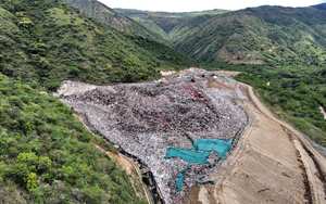 el relleno sanitario de Yotoco, lugar donde se disponen las basuras de Cali
En este lugar se disponen los residuos domiciliarios de Cali, Calima-El Darién, Florida, Candelaria, Yumbo, Restrepo, Jamundí, La Cumbre, Dagua y Yotoco (Valle), así como de Villarrica, Caloto, Guachené y Padilla (Cauca).