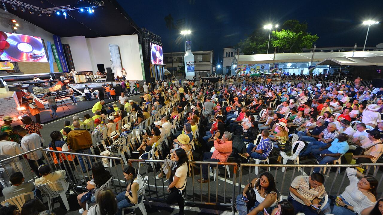 Cali inició su fiesta y con ella los salseros más empedernidos disfrutan de seis días de fiesta y guaguancó en las Canchas Panamericanas, donde se realiza el Encuentro de Melómanos y Coleccionistas, celebración que nació en el año 1991 y que ha vivido transformaciones durante toda su trayectoria, consolidándose como uno de los principales atractivos de esta festividad.