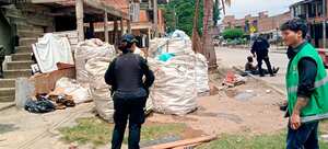 Algunas de las bodegas hacían ocupación irregular del espacio público.