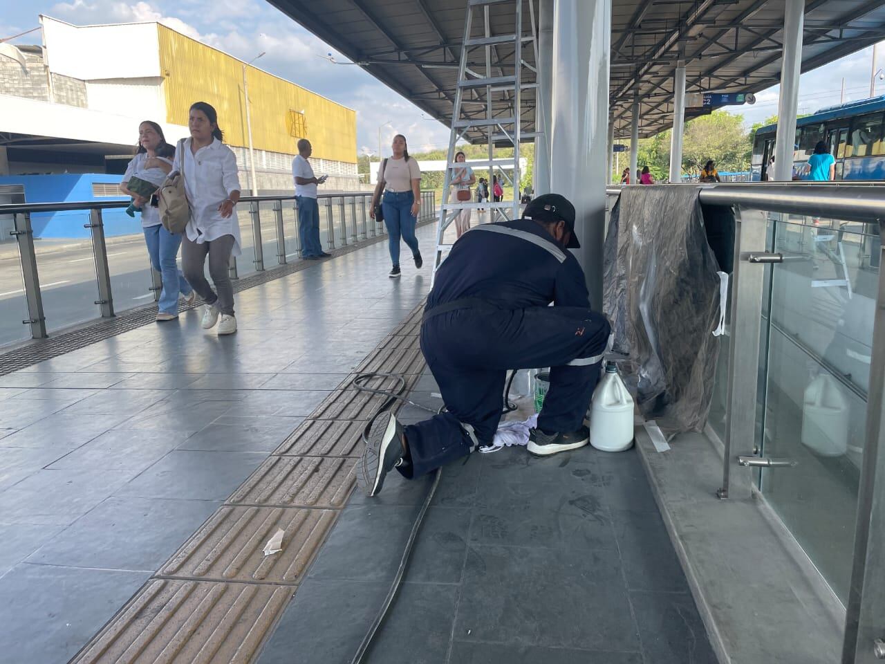 Mantenimiento estación Andrés Sanín del MÍO