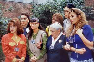 Yo Soy Betty, la Fea se estrenó por primera vez el 25 de octubre de 1999 y finalizó el 8 de mayo de 2001. Está protagonizada por Ana María Orozco.