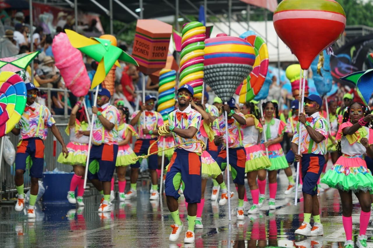 El Carnaval de Cali Viejo es uno de los más antiguos de la ciudad en esta Feria de Cali número 67 de 2024. Jorge Orozco / El País. Carnaval de Cali Viejo - Feria de Cali