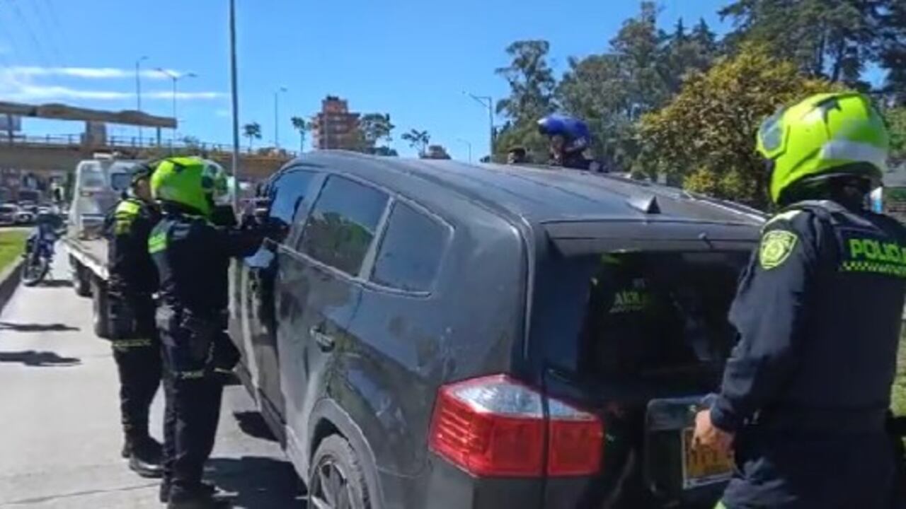 Conductor en estado de embriaguez invadió la calzada de TransMilenio en la avenida NQS con calle 45.
