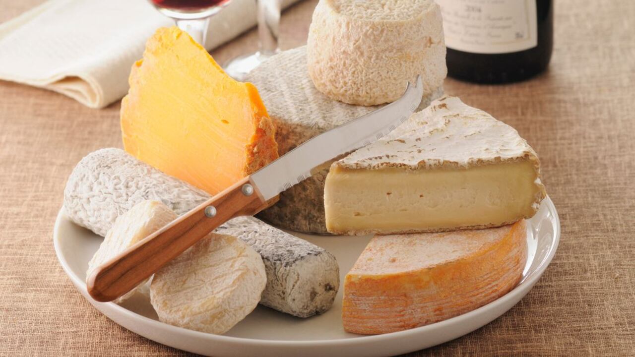 Así se debe cortar el queso.