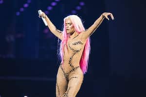 Karol G en el Santiago Bernabéu. (Photo by Mariano Regidor/Redferns)