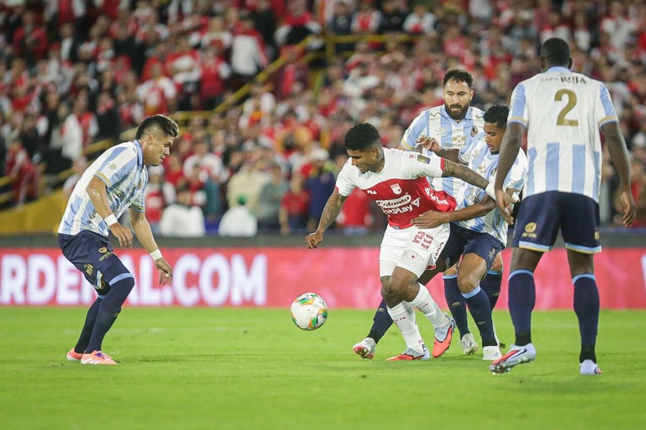 Imagen del encuentro entre Independiente Santa Fe y Deportes Tolima por la tercera jornada de los cuadrangulares semifinales del segundo semestre de la Liga Colombiana 2025.