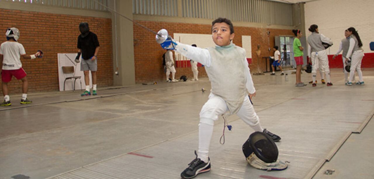 Con tan solo 9 años, Isaac entrenaba dos horas diarias en el Coliseo El Pueblo en Cali,