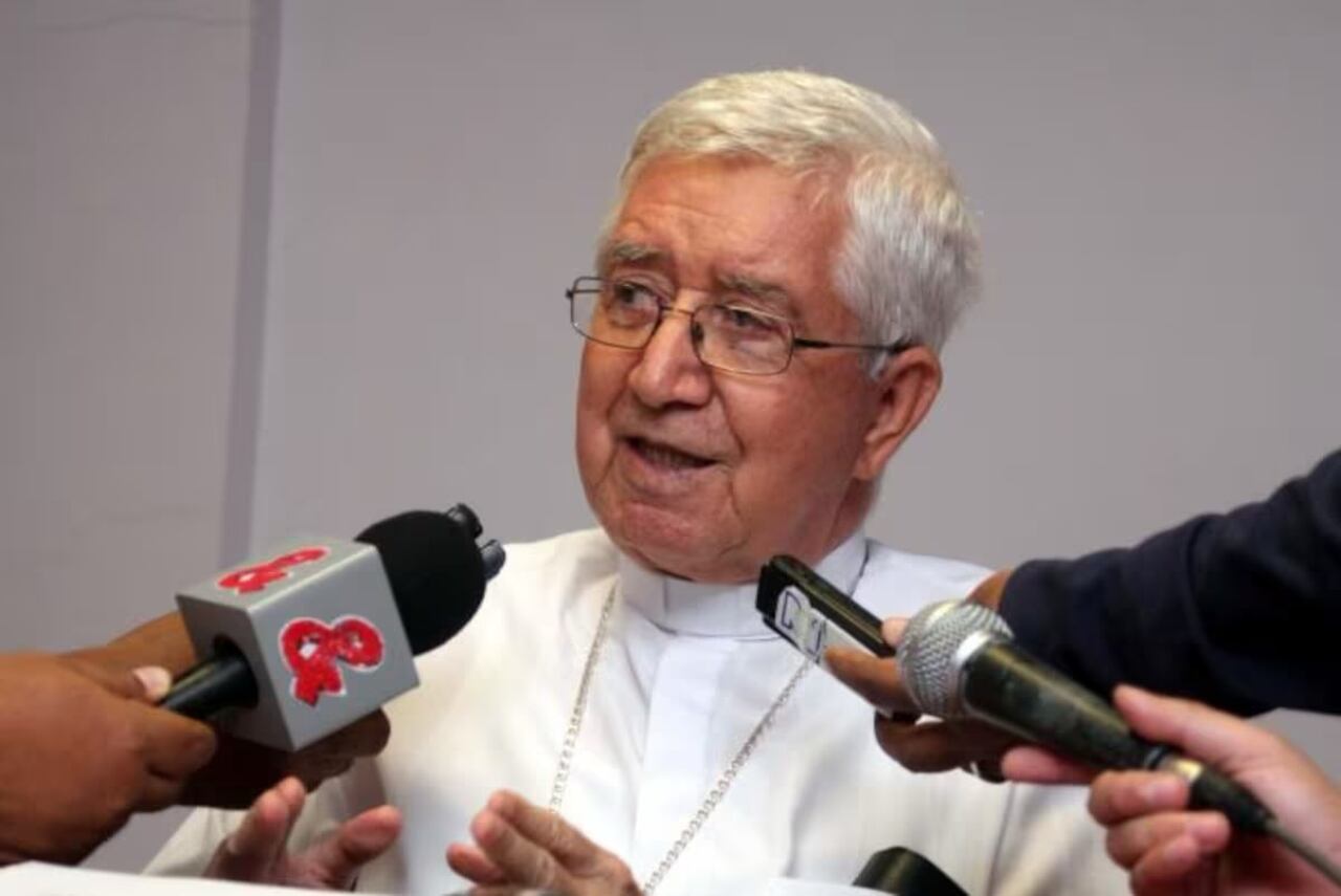 Monseñor Nel Beltrán Santamaría se encuentra hospitalizado en Bucaramanga, Santander.