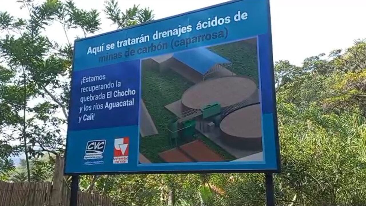 Con este cartel, la CVC anuncia el punto en el que operará la Planta de Tratamiento de Drenajes Ácidos, en el corregimiento de Golondrinas.