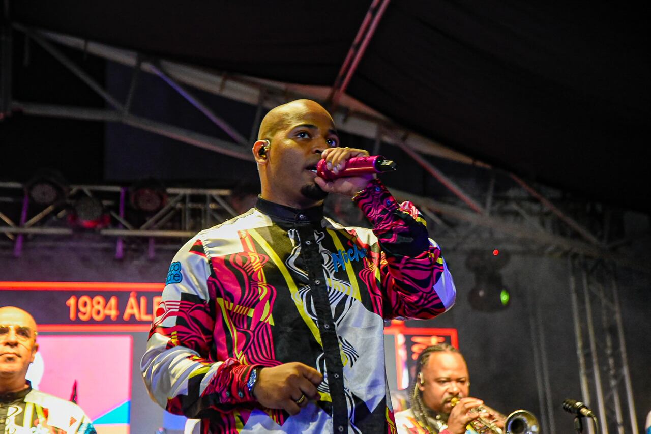 Luis Araque demostró su sentimiento al interpretar las melodías del Grupo NIche más esperadas.