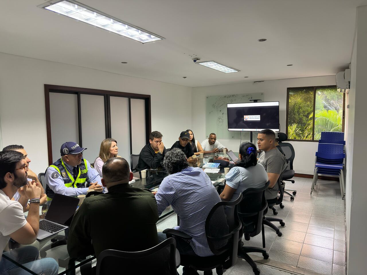 En el espacio se socializaron algunas de las sanciones que serán objeto varios de los participantes de la caravana que infringieron normas en materia de movilidad.