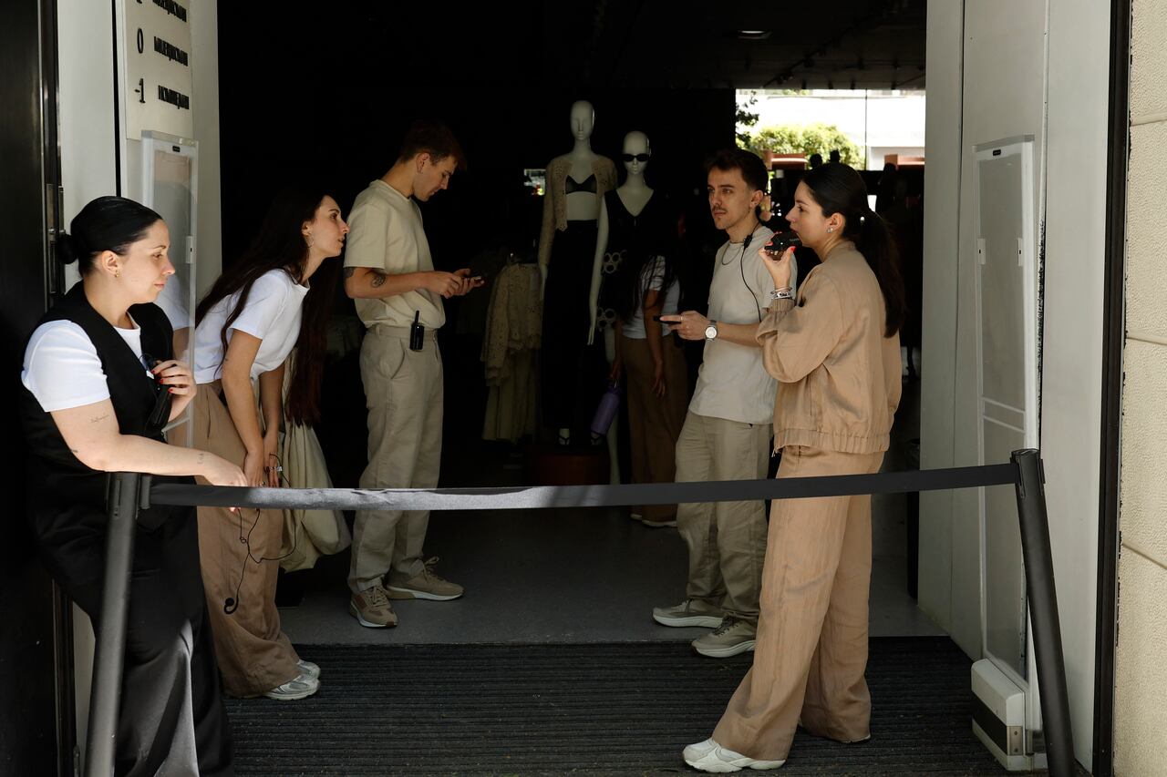 Varias tiendas tuvieron que cerrar a causa del apagón.