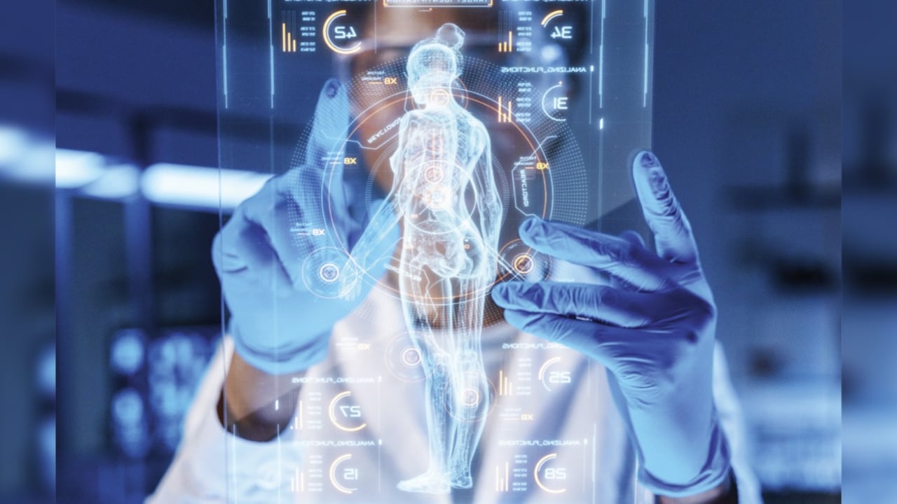 Al aprovechar los avances en inteligencia artificial (IA), las realidades inmersivas y los drones, se pueden cerrar la brecha de acceso y allanar el camino hacia una verdadera equidad en salud.