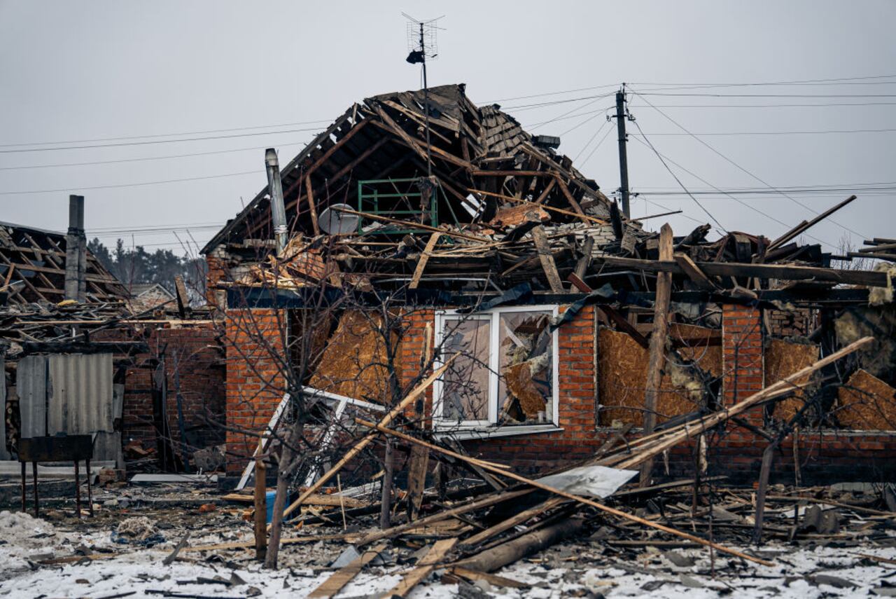 Destrucciones en residencias de Ucrania luego de los ataques aéreos provenientes de Rusia.