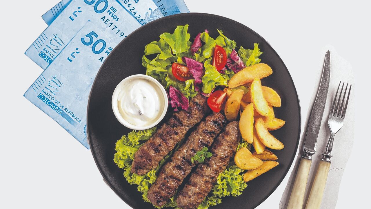 Comer fuera se ha convertido en un lujo para los caleños debido, entre otras cosas a la inflación y los sobrecostos generados para el sector gastronómico por el alza en los combustibles, la seguridad en las vías y el fenómeno de El Niño. Imagen de El País