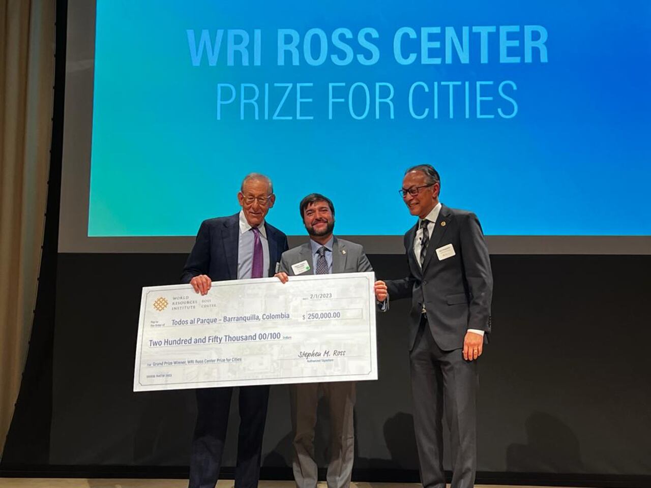 El alcalde de Barranquilla, Jaime Pumarejo, recibió el Prize For Cities en New York.