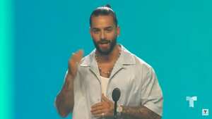 Maluma rinde homenaje a Shakira y su carrera en los Billboard