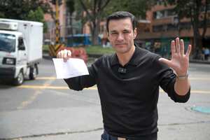 JUAN DIEGO ALVIRA Utiles escolares, san victorino