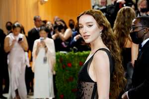 NEW YORK, NEW YORK - MAY 02: Phoebe Dynevor attends The 2022 Met Gala Celebrating "In America: An Anthology of Fashion" at The Metropolitan Museum of Art on May 02, 2022 in New York City. (Photo by Jeff Kravitz/FilmMagic)