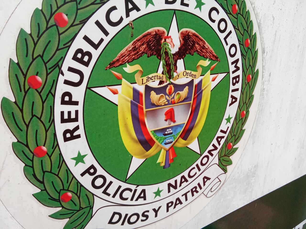 Las autoridades investigan el ataque contra el patrullero de la Policía Miguel Ángel Carabalí cuando se movilizaba por el sector de Los Bancos de municipio de Puerto Tejada, Cauca.