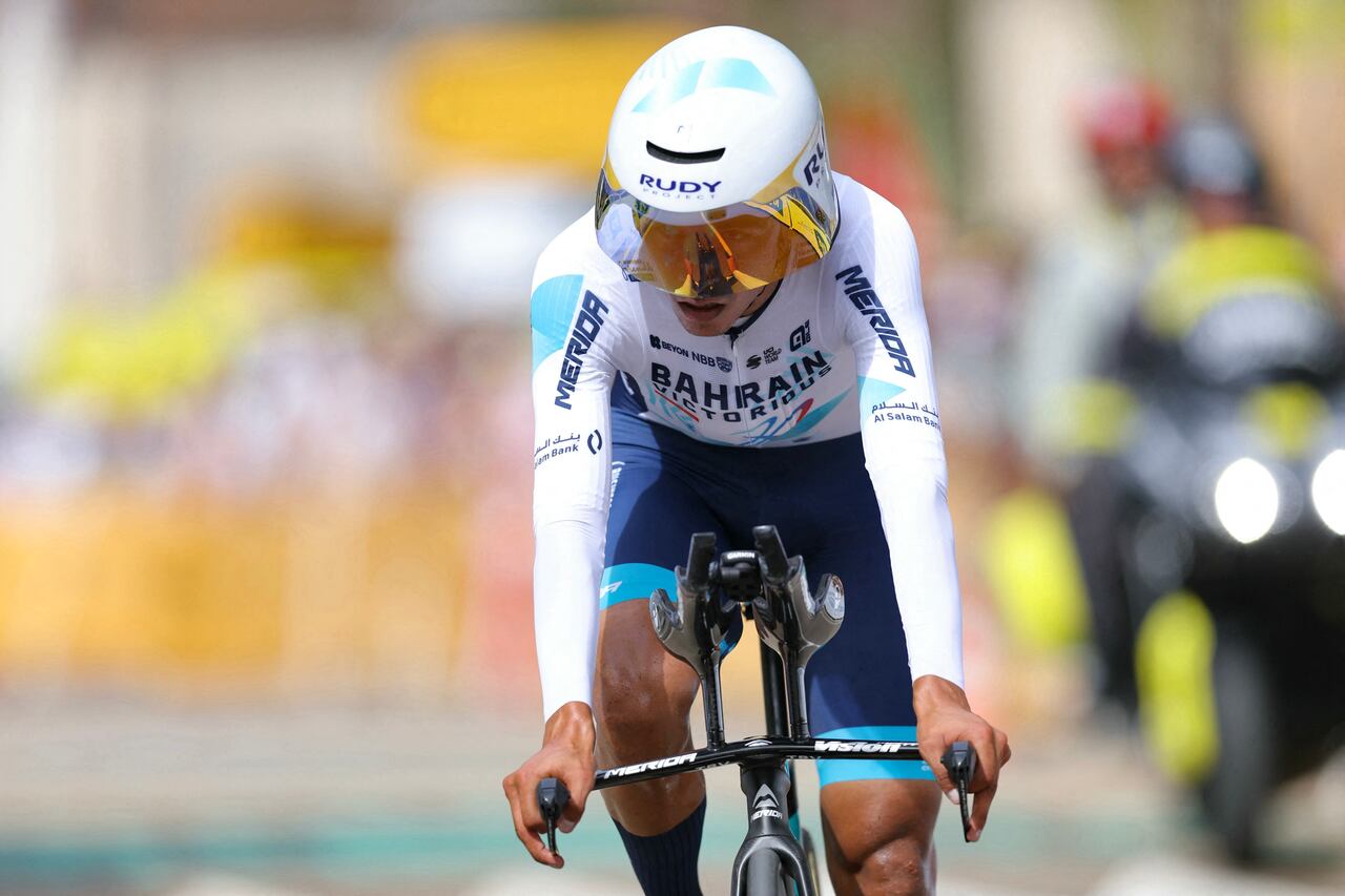 Santiago Buitrago corriendo el Tour de Francia 2024.